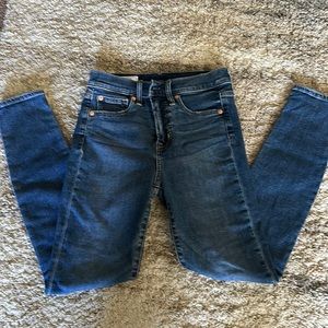 GAP TRUE SKINNY JEANS HIGH RISE